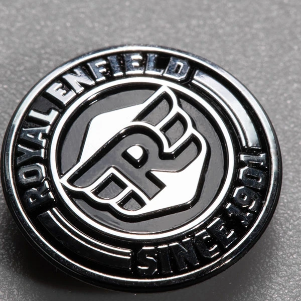 Luxusmarken-Abzeichen mit 3D-Nickel-Logo und erhabenem Logo