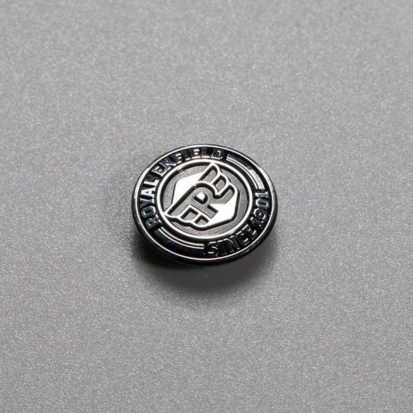 Luxusmarken-Abzeichen mit 3D-Nickel-Logo und erhabenem Logo