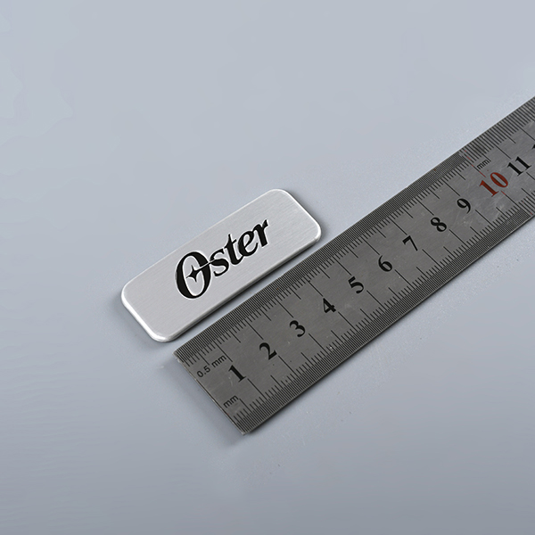 Gravierte Logo-Metallanhänger