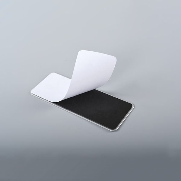 Namensschild aus eloxiertem Aluminium