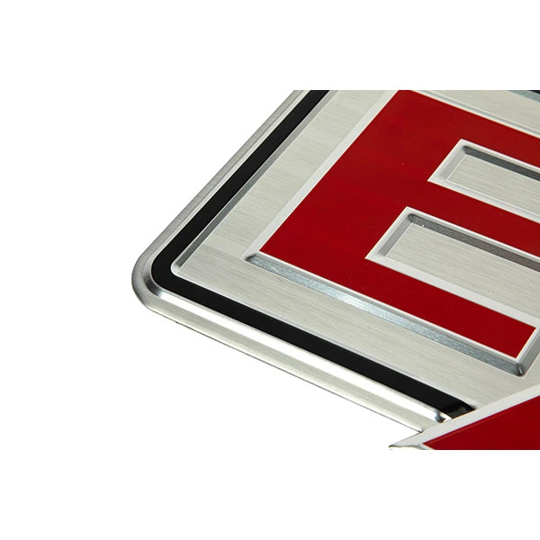Namensschilder aus Aluminium mit Gravur