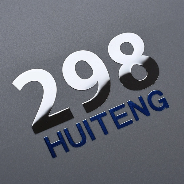 Logo-Etikett aus Metall
