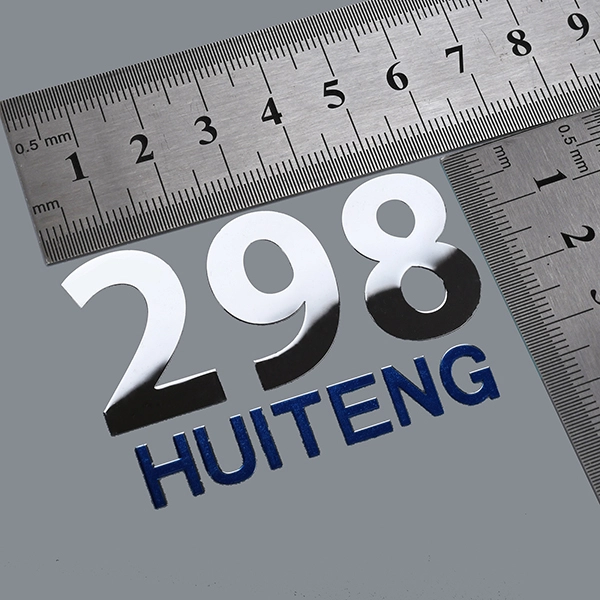 Logo-Etikett aus Metall