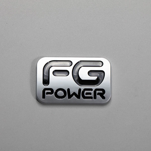 Kundenspezifisches Design aus ABS-Kunststoff, verchromt, galvanisiertes Auto-Namensschild, Logo, flacher Buchstabe, mattes 3D-Auto-Abzeichen-Emblem