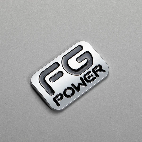 Kundenspezifisches Design aus ABS-Kunststoff, verchromt, galvanisiertes Auto-Namensschild, Logo, flacher Buchstabe, mattes 3D-Auto-Abzeichen-Emblem