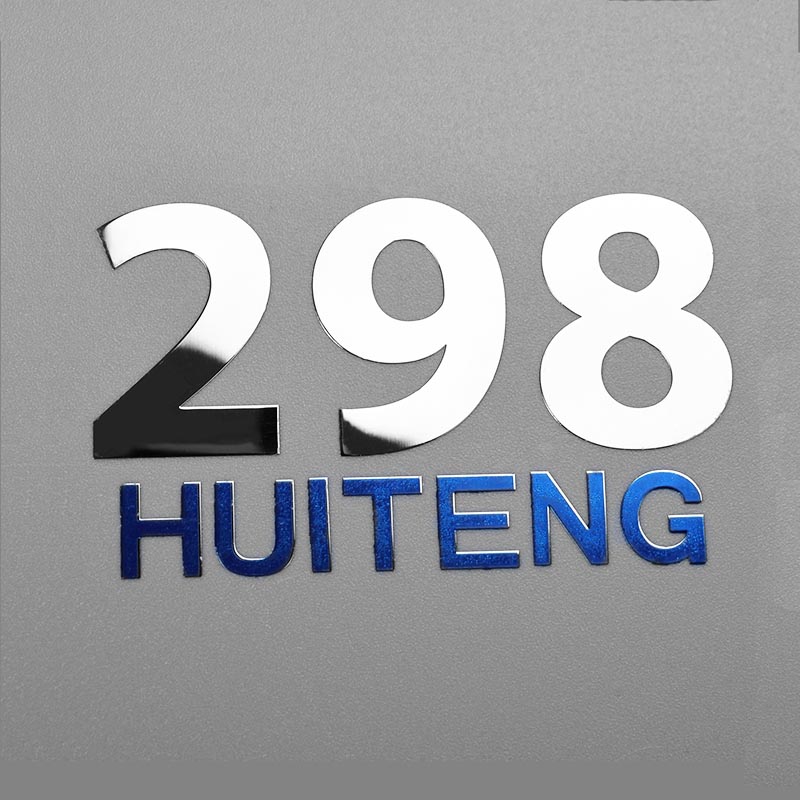 Logo-Aufkleber aus Metall