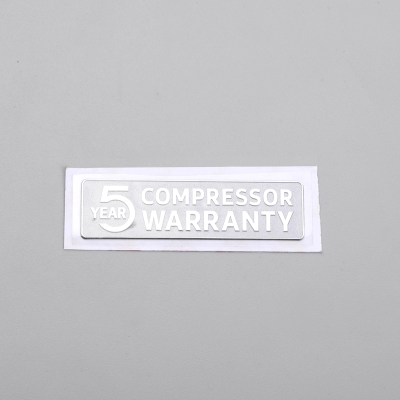 Metall-Galvanik-Label-Chrom-Logo mit Texturhintergrund