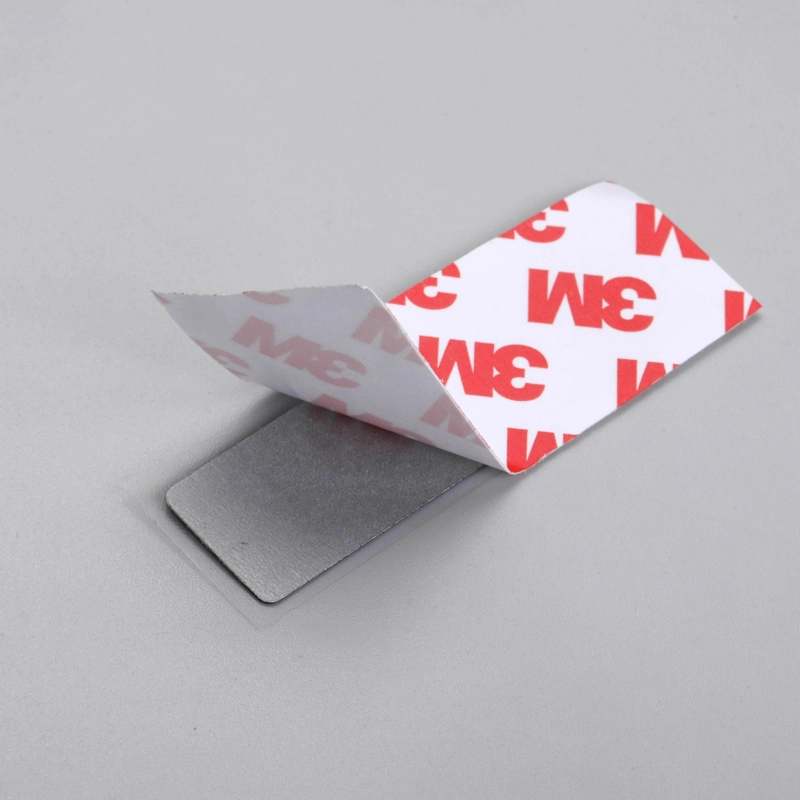 Metall-Galvanik-Label-Chrom-Logo mit Texturhintergrund