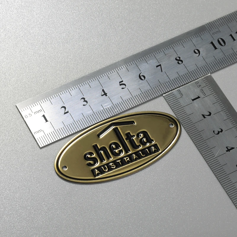 Benutzerdefiniertes Namensschild aus Edelstahl, Aluminium und Messing-Logo