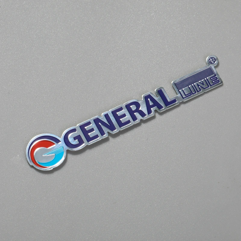 Namensschild mit geprägtem Logo aus Aluminium für den Kühlschrank