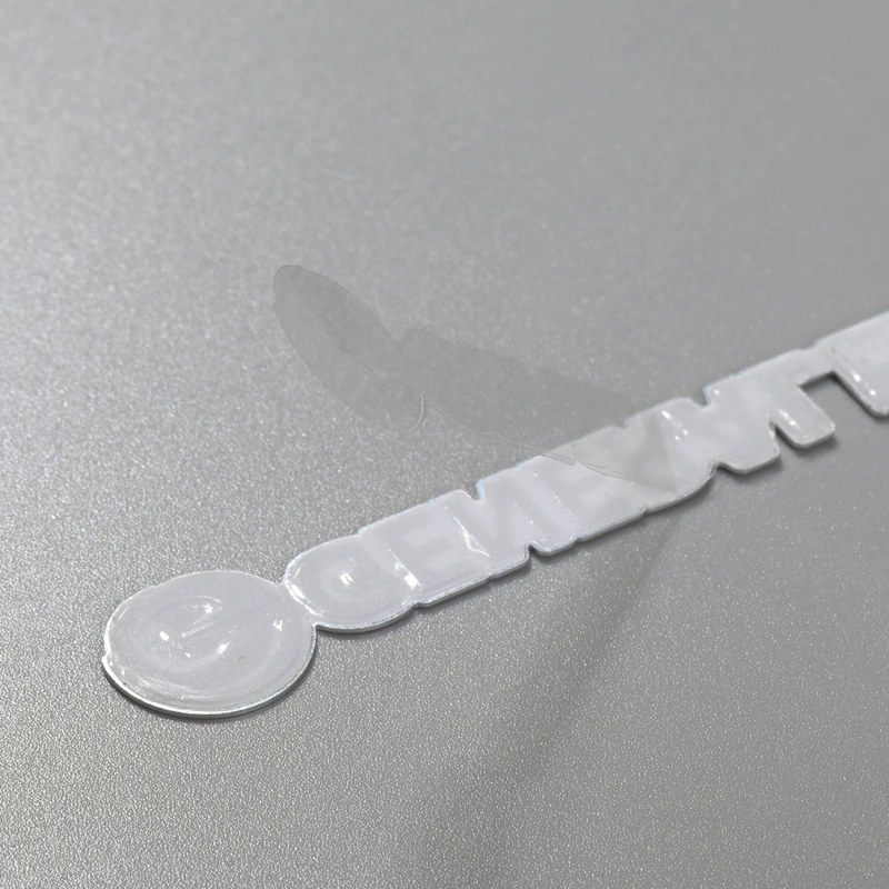 Namensschild mit geprägtem Logo aus Aluminium für den Kühlschrank
