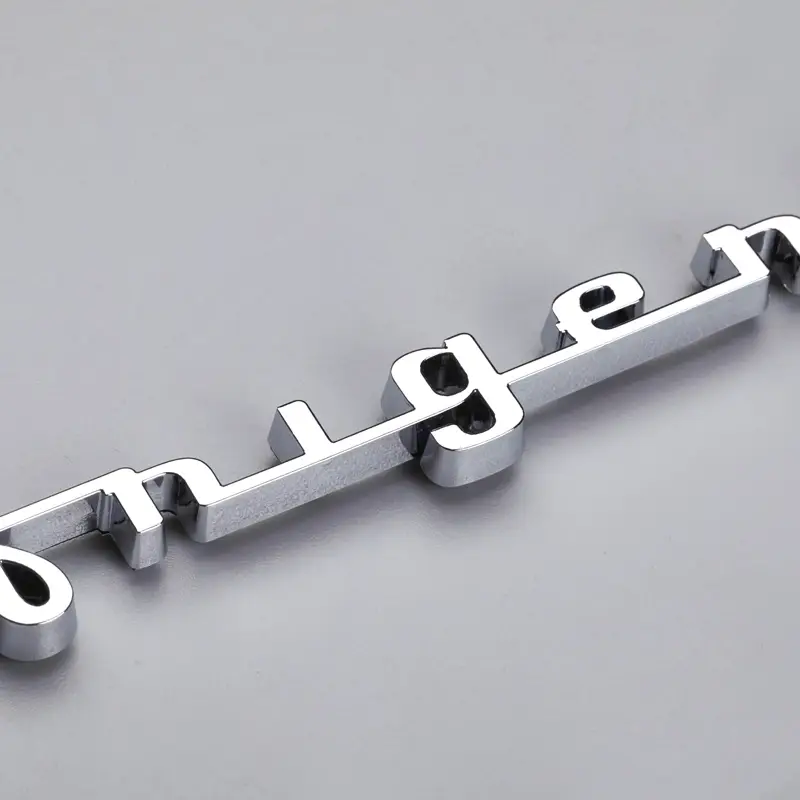 Selbstklebendes Emblem